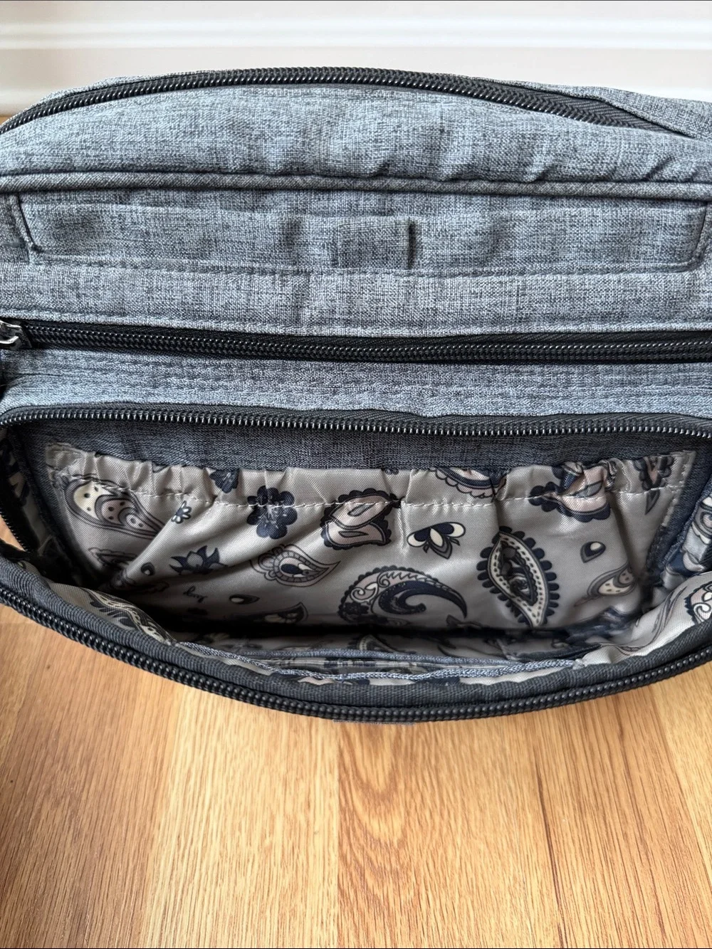 lug Corousel XL Quilted Gray Messenger Crossbody Bag - Unbranded